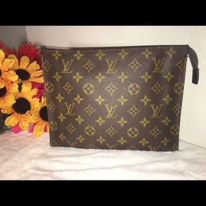 Louis Vuitton Cosmetic Pouch Toiletry 25